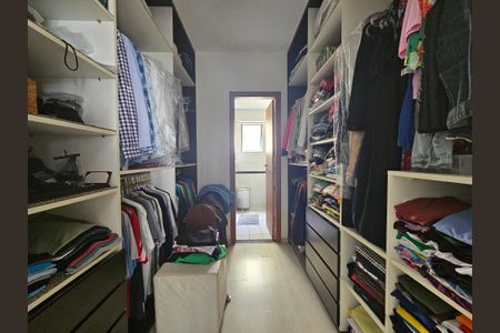 Apartamento para alugar com 158m², 4 quartos e 3 vagasCloset da suíte