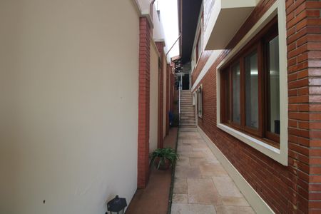 Casa à venda com 399m², 3 quartos e 4 vagasQuntal lateral