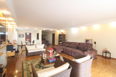 Sala de casa à venda com 3 quartos, 399m² em Jardim Santa Helena, São Paulo