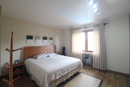 Casa à venda com 399m², 3 quartos e 4 vagasSuíte 3