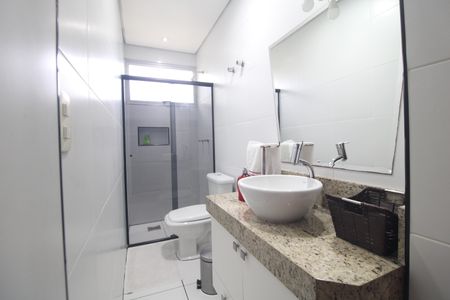 Banheiro da suíte 1 de casa à venda com 3 quartos, 399m² em Jardim Santa Helena, São Paulo