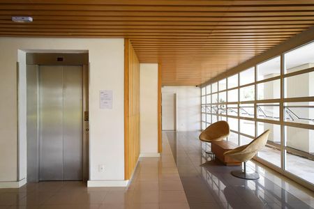 Apartamento para alugar com 58m², 1 quarto e 1 vaga Apartamento para alugar com 58m², 1 quarto e 1 vagaHall Social 1