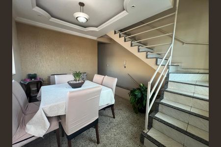 Casa à venda com 120m², 4 quartos e 2 vagasFoto 02