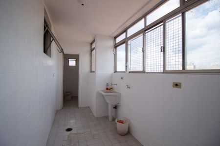 Apartamento para alugar com 159m², 3 quartos e 1 vagaÁrea de Serviço