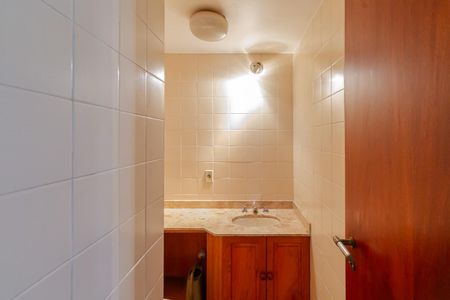 Apartamento à venda com 149m², 4 quartos e 2 vagas Apartamento à venda com 149m², 4 quartos e 2 vagasLavabo