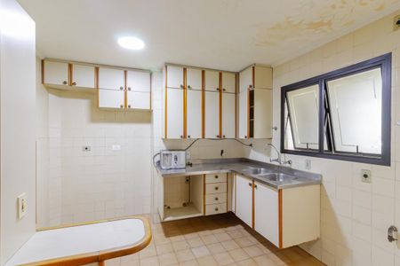 Apartamento à venda com 149m², 4 quartos e 2 vagas Apartamento à venda com 149m², 4 quartos e 2 vagasCozinha