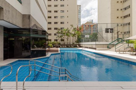 Apartamento à venda com 149m², 4 quartos e 2 vagas Apartamento à venda com 149m², 4 quartos e 2 vagasÁrea comum - Piscina