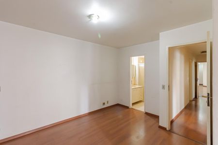 Apartamento à venda com 149m², 4 quartos e 2 vagas Apartamento à venda com 149m², 4 quartos e 2 vagasSuíte