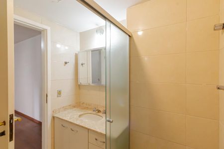 Apartamento à venda com 149m², 4 quartos e 2 vagas Apartamento à venda com 149m², 4 quartos e 2 vagasBanheiro da Suíte