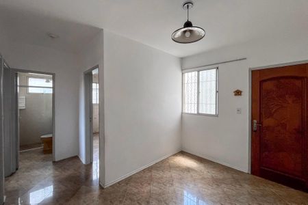 Sala de apartamento para alugar com 2 quartos, 47m² em Vila Liviero, São Paulo