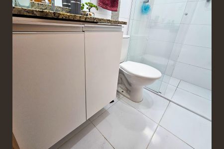 Apartamento à venda com 64m², 2 quartos e 1 vaga Apartamento à venda com 64m², 2 quartos e 1 vagaBanheiro