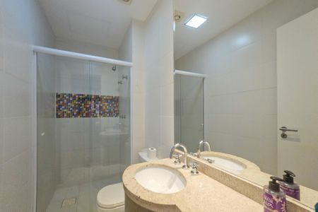 Apartamento para alugar com 123m², 2 quartos e 2 vagas Apartamento para alugar com 123m², 2 quartos e 2 vagasBanheiro