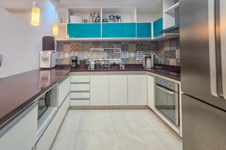 Apartamento para alugar com 123m², 2 quartos e 2 vagas Apartamento para alugar com 123m², 2 quartos e 2 vagascozinha