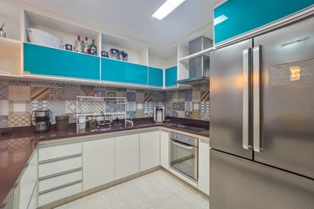 Apartamento para alugar com 123m², 2 quartos e 2 vagas Apartamento para alugar com 123m², 2 quartos e 2 vagascozinha