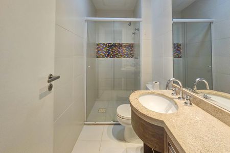 Apartamento para alugar com 123m², 2 quartos e 2 vagas Apartamento para alugar com 123m², 2 quartos e 2 vagasBanheiro