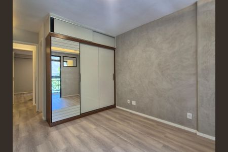 Apartamento à venda com 81m², 2 quartos e 2 vagasSuíte 2