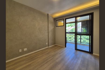 Apartamento à venda com 81m², 2 quartos e 2 vagasSuíte 2