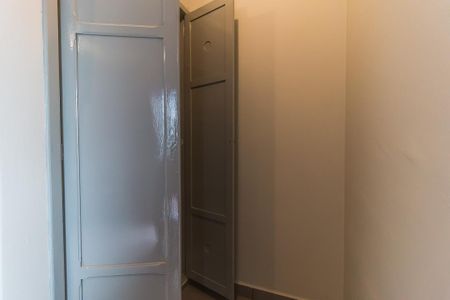 Quarto de kitnet/studio para alugar com 1 quarto, 27m² em Vl. Santista, Mogi das Cruzes