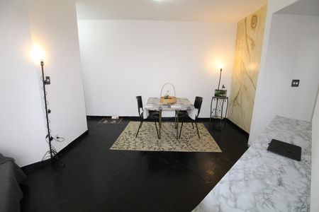 Apartamento para alugar com 60m², 2 quartos e 1 vagaSala