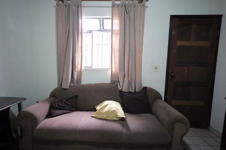 Casa à venda com 128m², 2 quartos e 2 vagas Casa à venda com 128m², 2 quartos e 2 vagasSala