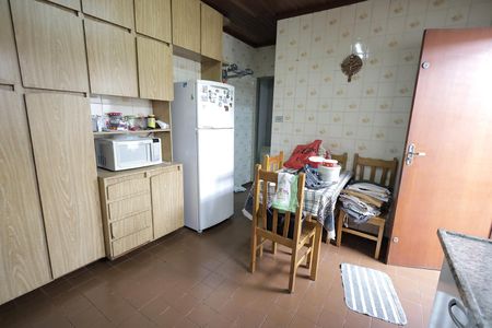 Casa à venda com 128m², 2 quartos e 2 vagas Casa à venda com 128m², 2 quartos e 2 vagasCozinha