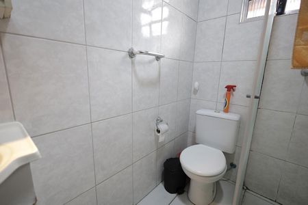 Casa à venda com 128m², 2 quartos e 2 vagas Casa à venda com 128m², 2 quartos e 2 vagasBanheiro