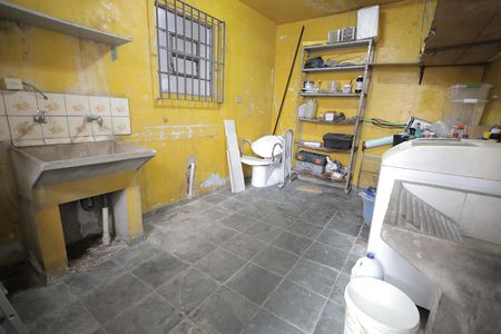 Casa à venda com 128m², 2 quartos e 2 vagas Casa à venda com 128m², 2 quartos e 2 vagasÁrea de Serviço