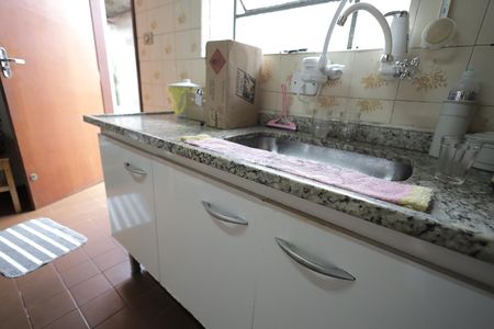 Casa à venda com 128m², 2 quartos e 2 vagas Casa à venda com 128m², 2 quartos e 2 vagasCozinha