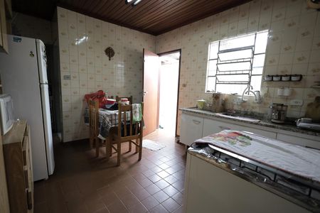 Casa à venda com 128m², 2 quartos e 2 vagas Casa à venda com 128m², 2 quartos e 2 vagasCozinha
