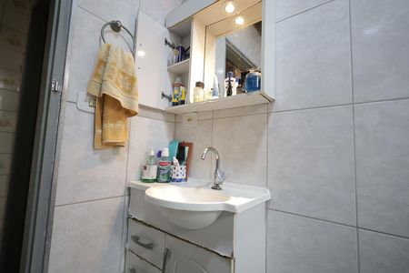 Casa à venda com 128m², 2 quartos e 2 vagas Casa à venda com 128m², 2 quartos e 2 vagasBanheiro