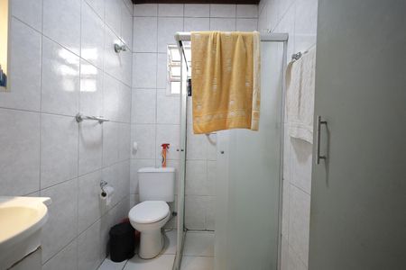 Casa à venda com 128m², 2 quartos e 2 vagas Casa à venda com 128m², 2 quartos e 2 vagasBanheiro