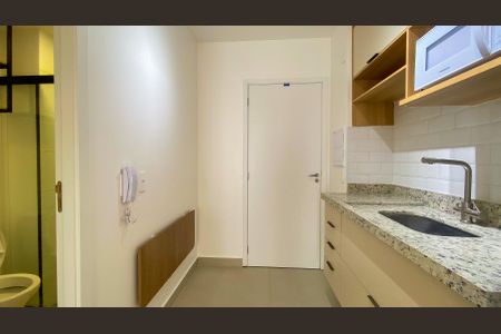 cozinha de apartamento para alugar com 1 quarto, 25m² em Butantã, São Paulo