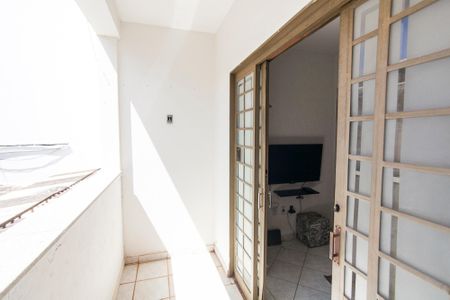 Varanda de apartamento para alugar com 3 quartos, 76m² em Brasil, Uberlândia