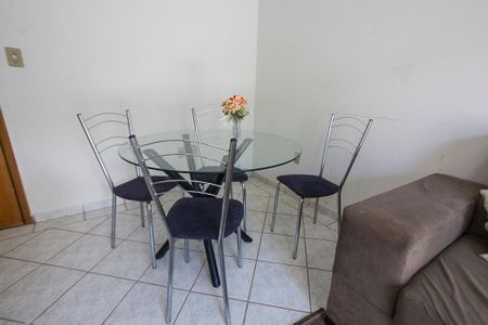 Apartamento para alugar com 76m², 3 quartos e sem vagaSala