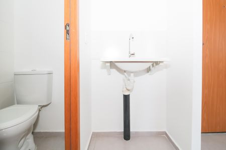 Apartamento para alugar com 38m², 2 quartos e sem vaga Apartamento para alugar com 38m², 2 quartos e sem vagaBanheiro