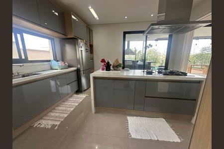Casa de condomínio à venda com 343m², 4 quartos e 6 vagas Casa de condomínio à venda com 343m², 4 quartos e 6 vagasCozinha