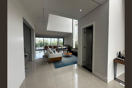 Casa de condomínio à venda com 343m², 4 quartos e 6 vagas Casa de condomínio à venda com 343m², 4 quartos e 6 vagasSala