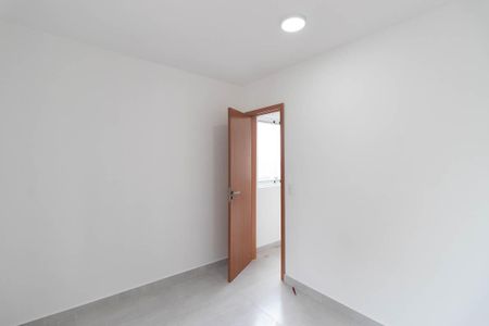 Quarto 1 de apartamento para alugar com 2 quartos, 59m² em Vila Mazzei, São Paulo