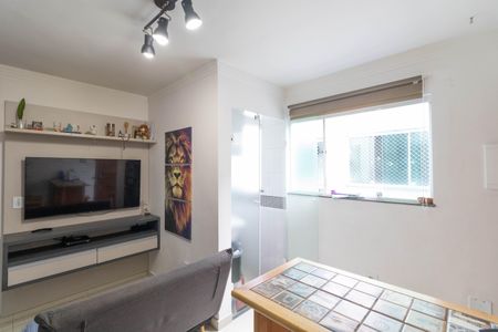Sala/Cozinha/Área de Serviço  de apartamento para alugar com 1 quarto, 34m² em Jardim Maringa, São Paulo