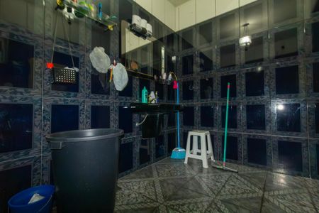 Casa à venda com 250m², 7 quartos e 3 vagasBanheiro 2