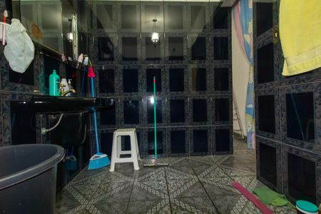 Casa à venda com 250m², 7 quartos e 3 vagasBanheiro 2