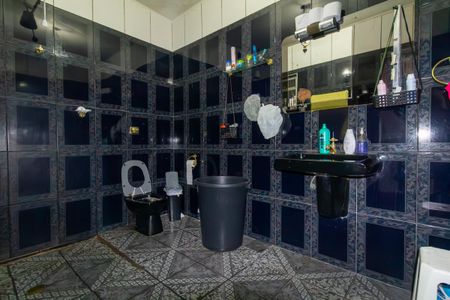 Casa à venda com 250m², 7 quartos e 3 vagasBanheiro 2