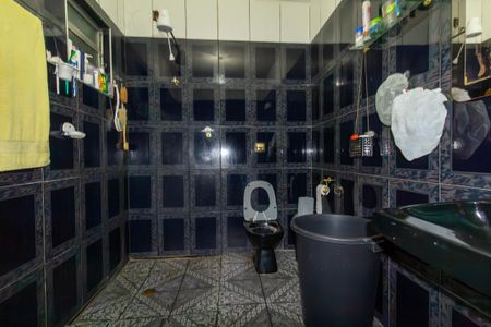 Casa à venda com 250m², 7 quartos e 3 vagasBanheiro 2