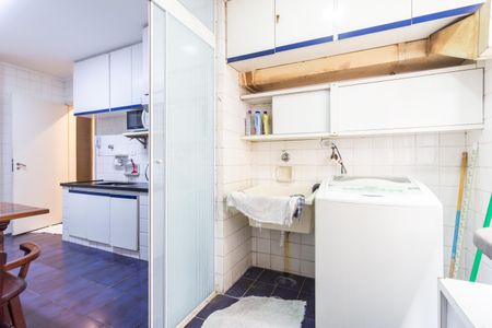 Apartamento à venda com 126m², 3 quartos e 1 vagaÁrea de Serviço