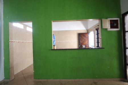 Sala de casa para alugar com 2 quartos, 136m² em Vila Nova York, São Paulo