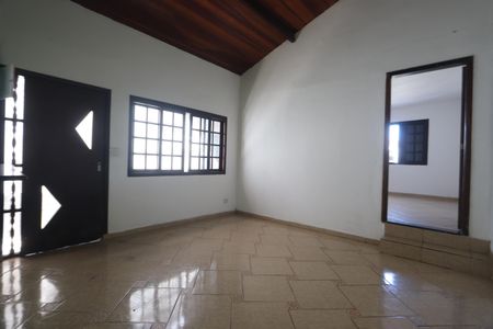 Sala de casa para alugar com 2 quartos, 136m² em Vila Nova York, São Paulo