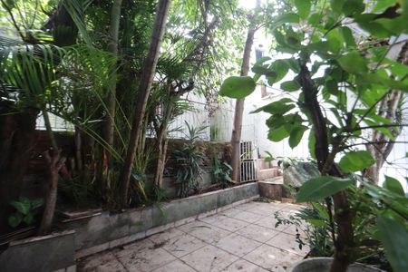 Casa para alugar com 136m², 2 quartos e 1 vagaQuintal