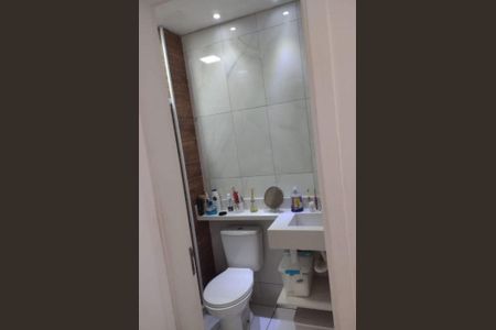 Banheiro de apartamento para alugar com 2 quartos, 48m² em Novo Osasco, Osasco