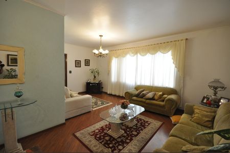 Casa à venda com 286m², 3 quartos e 5 vagasSala