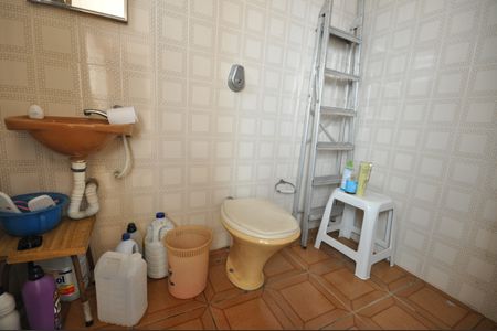 Casa à venda com 286m², 3 quartos e 5 vagasBanheiro de Serviço